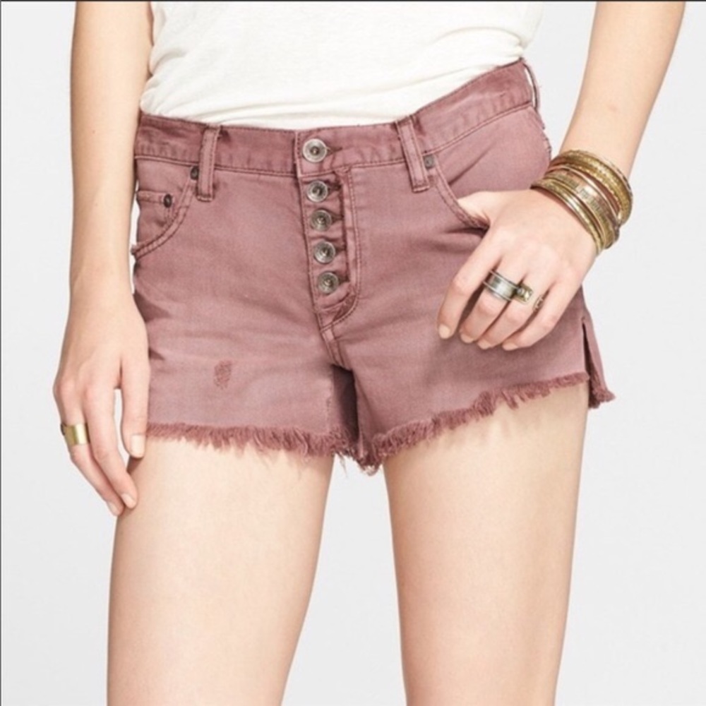 FREE PEOPLE RUNAWAY SLOUCH Mauve Denim Shorts 27 - Picture 1 of 10